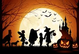 Halloween-illustration med olika monster. En gul måne i bakgrunden med orange:a färger.